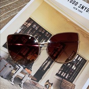 Urban Outfitters Women’s Sunglasses brown